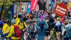 Hunderte Genussradfahrer waren gekommen, um Kärnten vom Rad aus kennenzulernen (Bild: Wallner Hannes)