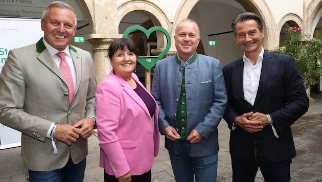 Prantner mit Roland Weißmann (re.) sowie der steirischen Regierungsspitze Mario Kunasek (FPÖ) ...