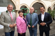 LH Mario Kunasek und seine Vize Manuela Khom mit Thomas Prantner und ORF-Generaldirektor Roland ...