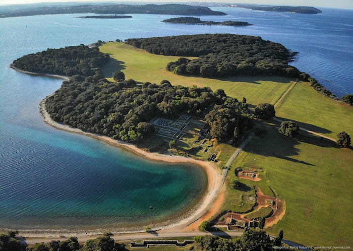Panorama der Verige-Bucht auf der Insel Veli Brijun