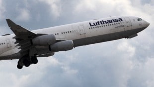 Ein Lufthansa-Airbus A340 (Symbolbild) (Bild: AFP/AFP or licensors)