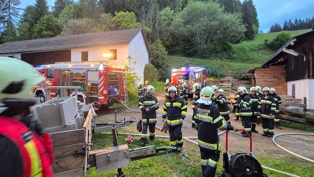 Die Feuerwehren Friesach, Zeltschach und St. Salvator standen bei einem Kellerbrand im Einsatz.
