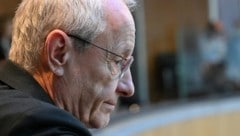 Am Mittwoch feierte „Zackzack“ noch den politischen Erfolg seiner Recherchen zur Causa Pilnacek – am Donnerstag überlegen sie bereits, das Medium schließen zu müssen. (Bild: APA/HELMUT FOHRINGER)