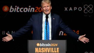 Donald Trump bei einem Wahlkampfauftritt auf einem Krypto-Event im Jahr 2024