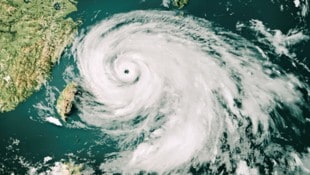 Bei der Vorhersage von Extremwetter soll das KI-Tool menschliche Meteorologen sogar übertreffen. (Bild: Microsoft)