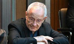 Nein, Peter Pilz ließ sich nicht, wie so manche Parlamentarier in der Vergangenheit, zu einem ...