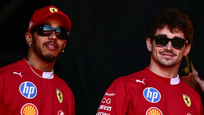 Ob Lewis Hamilton (links) und Charles Leclerc da gut zugehört haben?