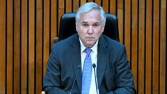 Nationalratspräsident Walter Rosenkranz verteidigt die Ehrung eines Verlegers mit rechtsextremen ...