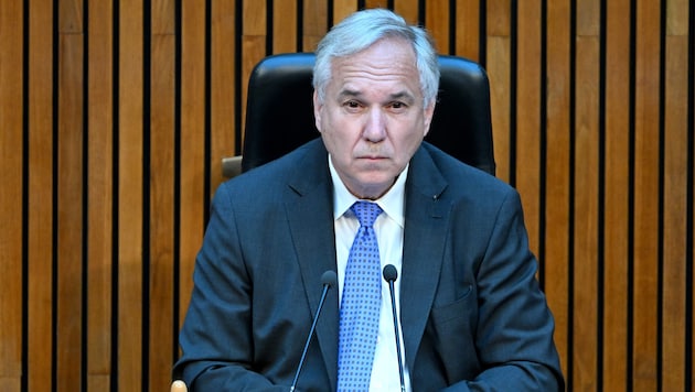 Nationalratspräsident Walter Rosenkranz verteidigt die Ehrung eines Verlegers mit rechtsextremen ...