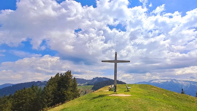 Ein erster Gipfelsieg: Die Tour auf das Renkknie ist optimal, um die Wandersaison einzuläuten.