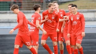 Großer Jubel! Kapfenberg spielte in der Zweiten Liga eine historisch gute Saison. Es könnte sogar die punktbeste Spielzeit seit dem Aufstieg vor 17 Jahren werden. (Bild: GEPA)