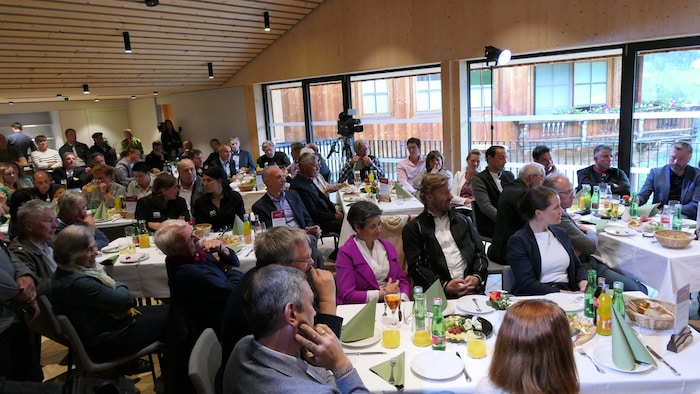 60 Gäste folgten der Einladung zur Diskussion nach Assling.