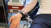 Fürs Blutspenden gelten viele strenge Kriterien, etwa ein Mindestgewicht von 50 Kilogramm und ...