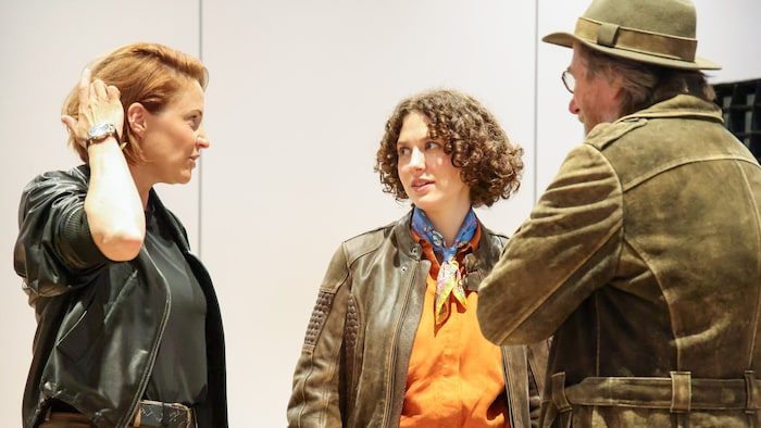 Fanny Krauzs (mittig) im Gespräch mit Patricia Aulitzy und Michael Fitz.