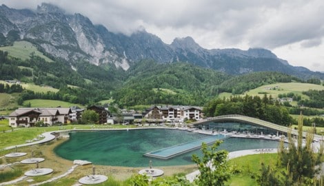 Der neue Spa-Bereich mit Teich und 50 Meter langem Pool wurde im April 2023 eröffnet. (Bild: EXPA/ JFK)