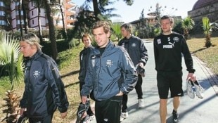 Jürgen (Mitte) und Gerald Säumel (re.) beim Sturm-Camp in Belek. (Bild: Pail Sepp)