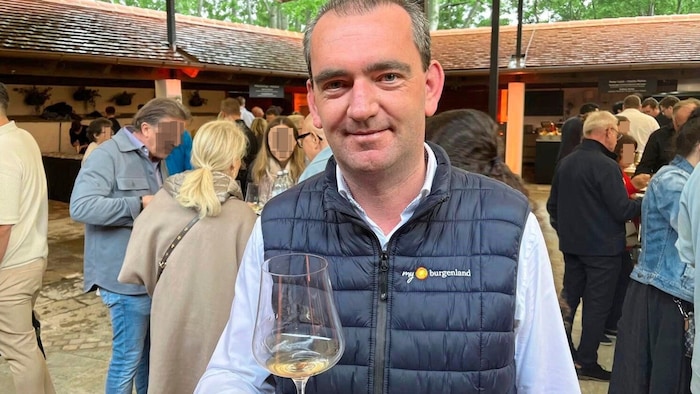 Herbert Oschep kämpft um den guten Ruf der Winzer und der Weinbranche.