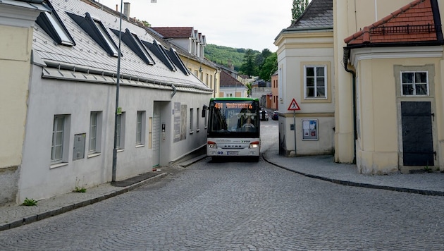 Die Engstelle im Ort wäre ein Nadelöhr für 60 Lkw-Fahrten pro Arbeitstag.