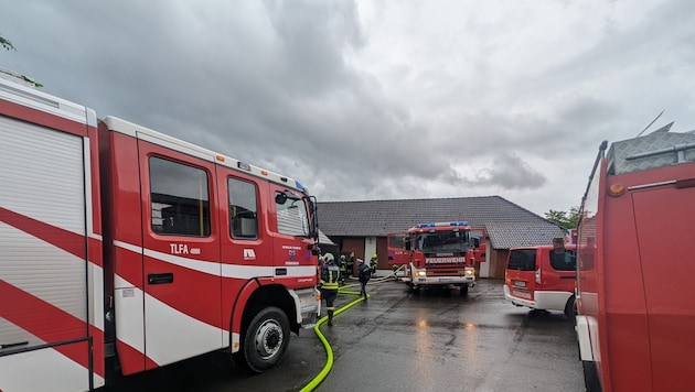 Neun Löschfahrzeuge waren im Einsatz.