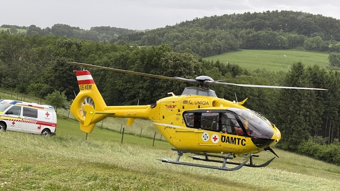 Der Schwerverletzte wurde mit dem Notarzthelikopter ins Krankenhaus gebracht.
