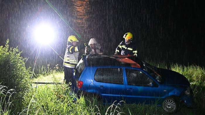 Einsatz bei strömendem Regen. 