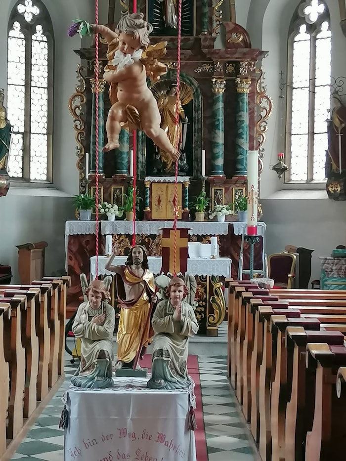 Christi Himmelfahrt in Gottestal bei Wernberg: Am Donnerstag, 29. Mai, werden ab 14 Uhr Kaffee und ein Imbiss kredenzt, um 15 Uhr beginnt die Liturgie mit der Himmelfahrt, ab 16 Uhr werden Tänze aus verschiedenen Kulturen gezeigt, ein Kinderprogramm lockt.