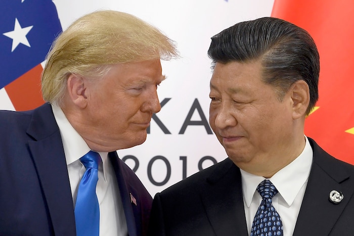 Der chinesische Präsident Xi Jinping (r.) mit US-Präsident Donald Trump 