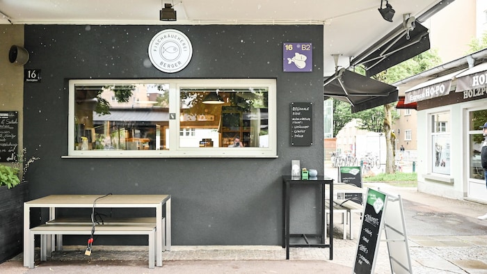 Neue Pächter gesucht: Für die Legandros-Koje kann man sich bis 15. Juli bewerben, die Koje der Fischräucherei Berger war bis 15. Mai ausgeschrieben.