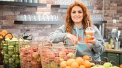 Leila Khanjani (o.) in ihrem „Awasaft“-Laden am Südbahnhofmarkt.