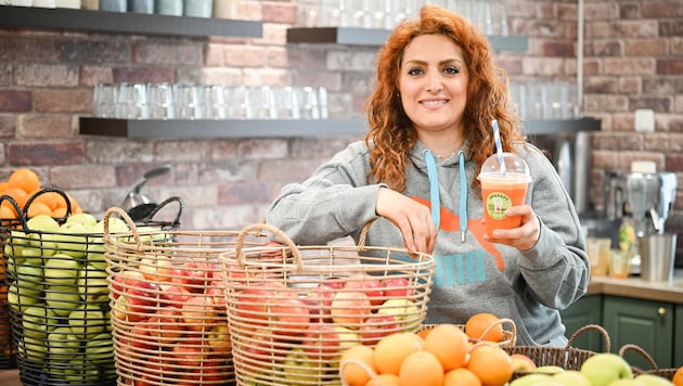 Leila Khanjani (o.) in ihrem „Awasaft“-Laden am Südbahnhofmarkt.