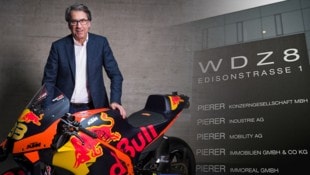 Stefan Pierers Aus bei KTM ist besiegelt – bis alle dazu benötigten Freigaben da sind, wird es aber noch dauern. (Bild: Krone KREATIV/Markus Wenzel, Philip Platzer)