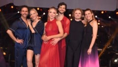 Die Finalisten der diesjährigen „Dancing Stars“-Staffel stehen schon in den Startlöchern, im nächsten Jahr wird die beliebte ORF-Tanzshow jedoch ausfallen. (Bild: Hubert Mican / picturedesk.com)