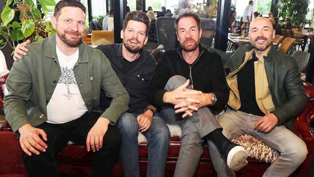 Thomas Spitaler, Manuel Marold, Christian Hofmann und Robert Sandhofer (v.l.n.r.) sind „The Voxes“: „Wir würden auch gern in der Wiener Stadthalle, am Donauinselfest, in Wiesen und im Steinbruch in St. Margarethen spielen. Das wäre richtig cool!“
