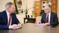 Landeshauptmann Thomas Stelzer empfing Finanzminister Markus Marterbauer am Freitag in seinem ...