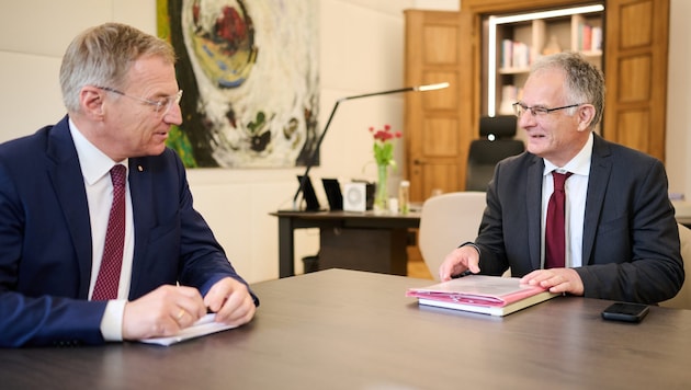 Landeshauptmann Thomas Stelzer empfing Finanzminister Markus Marterbauer am Freitag in seinem Büro im Linzer Landhaus. 
