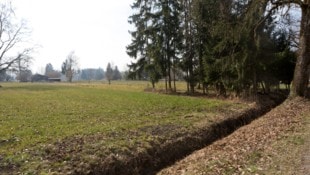 In diesem Graben war die Frauenleiche abgelegt worden.