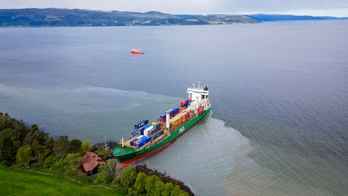 Das Schiff ist 135 Meter lang.