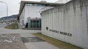 Hinter den dicken Mauern der Justizanstalt Innsbruck kam es vor allem im Jahr 2020 zu den ...