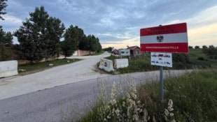 Trotz Fahrverbots wird der kleine Übergang oft von Autofahrern als illegaler Schleichweg genutzt. (Bild: Privat)