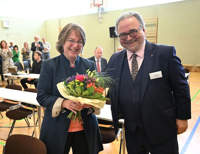 Cornelia Richter und Bischof Michael Chalupka