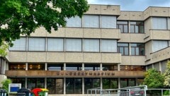 In seinem Gymnasium fühlt sich der 13-Jährige nicht mehr sicher.