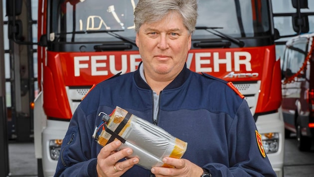 Feuerwehrmann Julian Slavicek gibt Tipps zur Brandverhütung.