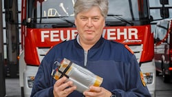 Feuerwehrmann Julian Slavicek gibt Tipps zur Brandverhütung.