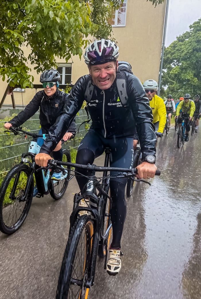 Organisator Paco Wrolich führte die große Velovista-Tour an – organisatorisch, aber auch im Sattel seines Mountainbikes.