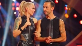 Simone Lugner und Danilo Campisi flogen als erstes Paar im „Dancing Stars“-Finale raus. Ein Abschied mit einem lachenden und einem weinenden Auge. (Bild: ORF/Hans Leitner)