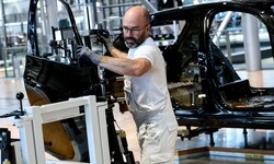 Das Lieferkettengesetz würde unter anderem die Autoindustrie treffen – und damit einen wichtigen ...