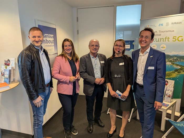 Walter Prutej, Silvia Häusl-Benz, Albert Kreiner, Lisa Garica-Tuppinger und Bernhard Puttinger (vl) im see:PORT.