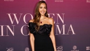 Ist Jessica Alba schon wieder vergeben? Die Schauspielerin wurde jetzt mit einem mysteriösen ...
