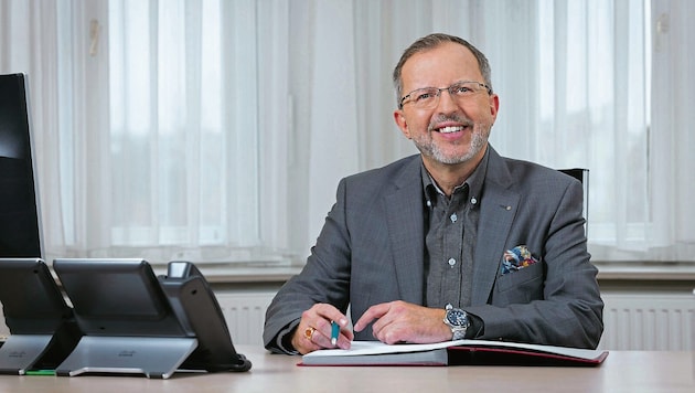 Der Hietzinger Bezirksvosteher Nikolaus Ebert will seinen Partei-“Freunden“ offenbar noch einmal zeigen, dass sie in ihm eine Kämpfernatur verlieren.