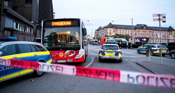Jede Menge Polizewägen waren zur Stelle.